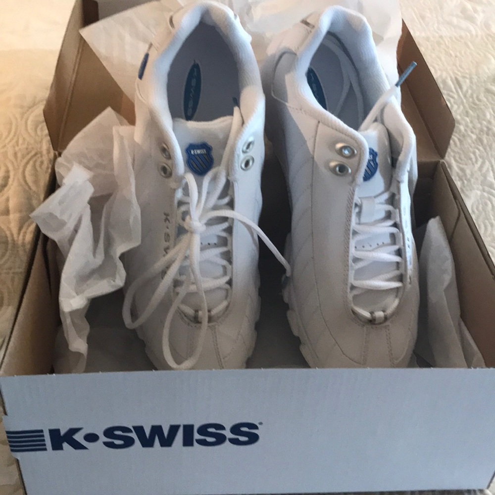 NEW K-Swiss low top tennis shoes